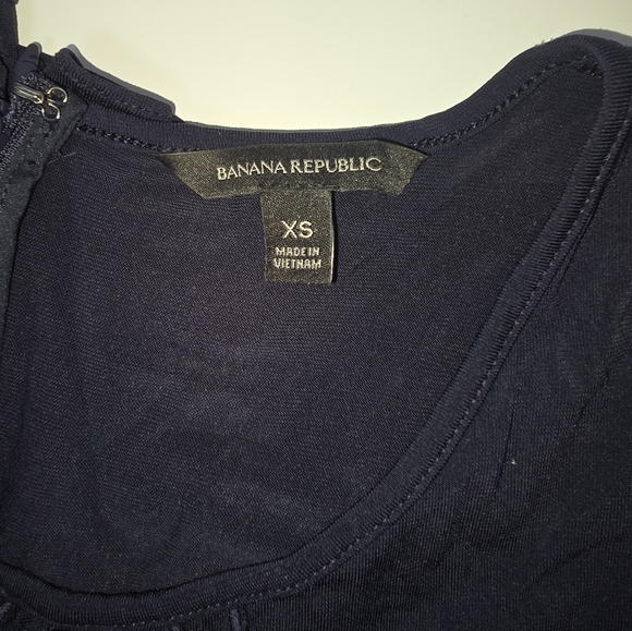 Banana Republic Sleeveless Blouse - Picture 3 of 3